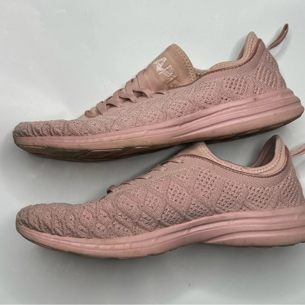 APL Techloom Phantom Rose Gold Pink Knit‎ Running Shoes Sneakers size 10.5